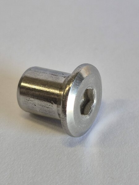 &Eacute;crou en acier inoxydable M8 (&agrave; six pans creux)