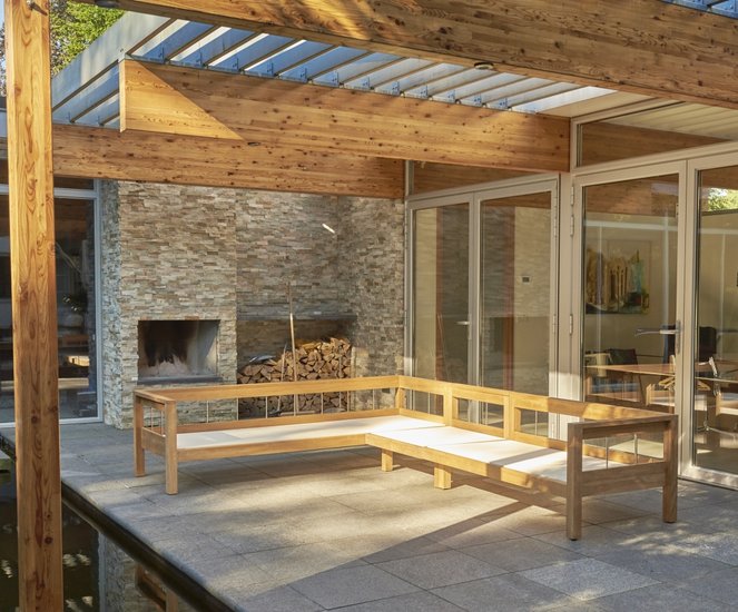 Traditional Teak MAXIMA lounge center piece 